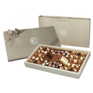 BOLCI. בונב מתנה צבע אפור מבחר פרלינים 750 ג 4\1