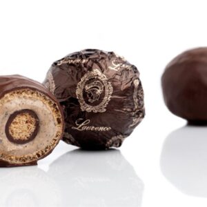 LAURENCE.שוקלד חלב כדור במילוי וופל ואגוז שלם  ק"ג 4.5\1