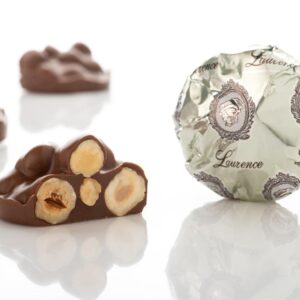 LAURENCE.שוקלד חלב ללא סוכר במילוי אגוז שלם 3.5 ק"ג \1