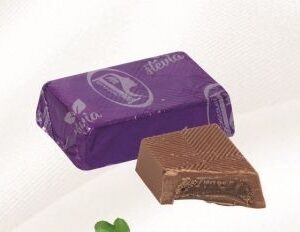 Regal303.שוקלד חלב במילוי קרם אגוזים ללא תוספת סוכר 1ק"ג 31