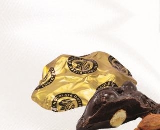 Regal066.שוקלד מריר במילוי שקדים שלמים 1ק"ג 31