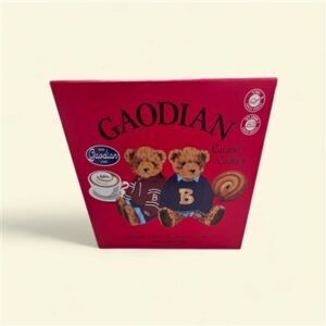 goodin.מארז אדום דובי עם עוגיות קריספיות בטעם קרמל  90ג 241